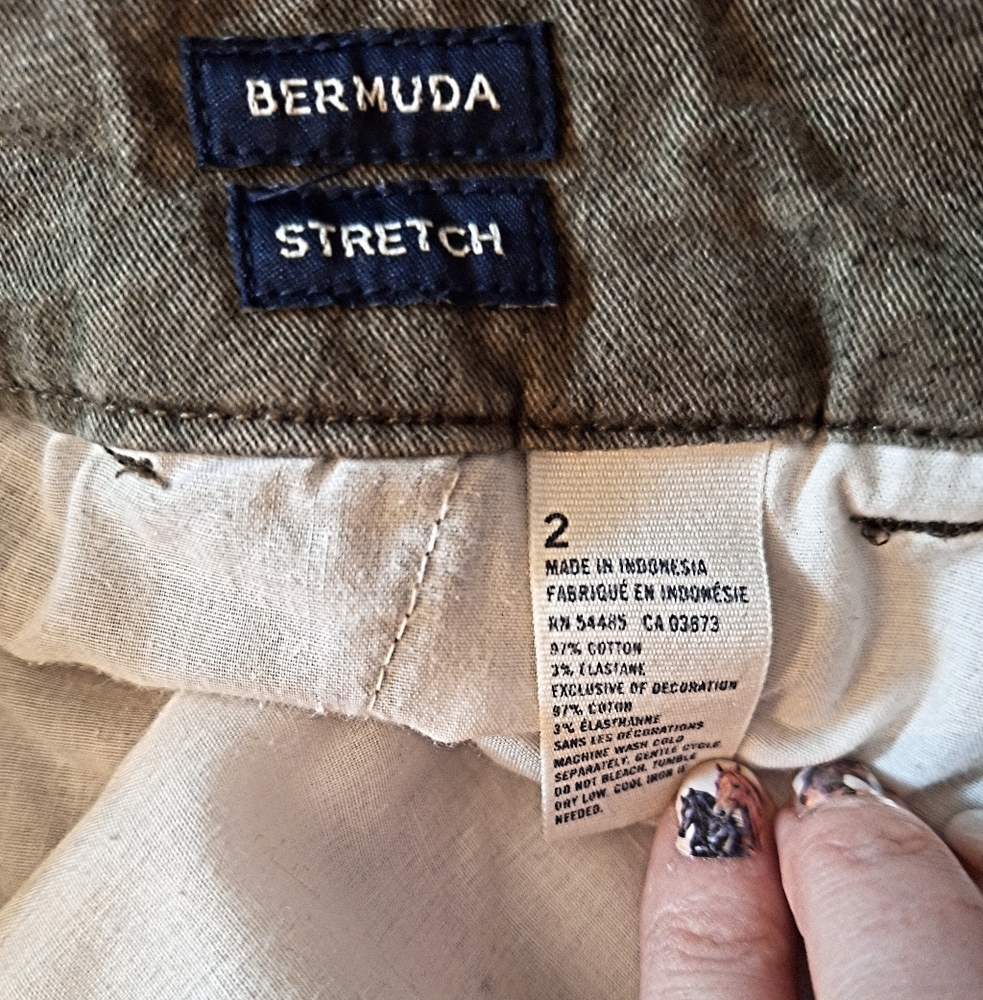 ✨️AEO Stretch Tropical Bermuda Shorts! - Picture 6 of 6